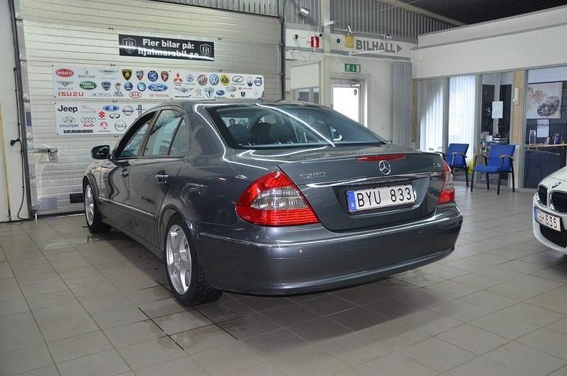 Begagnad Mercedes E280 Avantgarde 190 HK (139 kW) 2006 Grå Sedan
