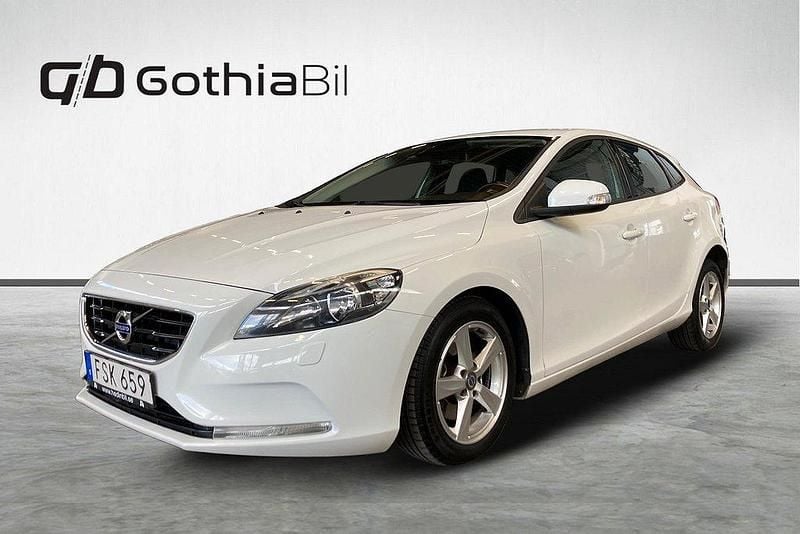 Vit Begagnad 2015 Volvo V40 Kinetic Kombi | 109 900 kr (Marknadspris) - Bild 1/4