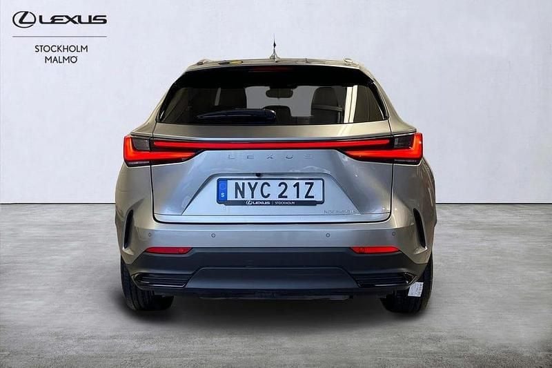 Begagnad Lexus NX350h Executive Line 245 HK (180 kW) 2022 Grå SUV