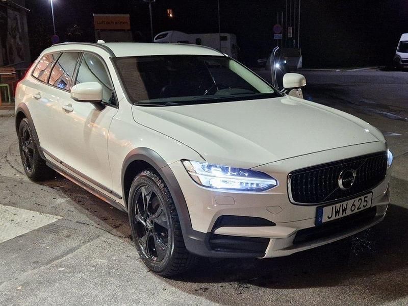 Vit Begagnad 2018 Volvo V90 CC Kinetic Kombi | 180 000 kr (Superpris) - Bild 1/2