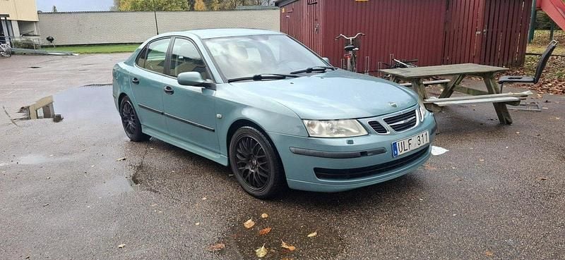 Blå Begagnad 2004 Saab 9-3 Linear Sedan | 19 900 kr (Marknadspris) - Bild 1/4