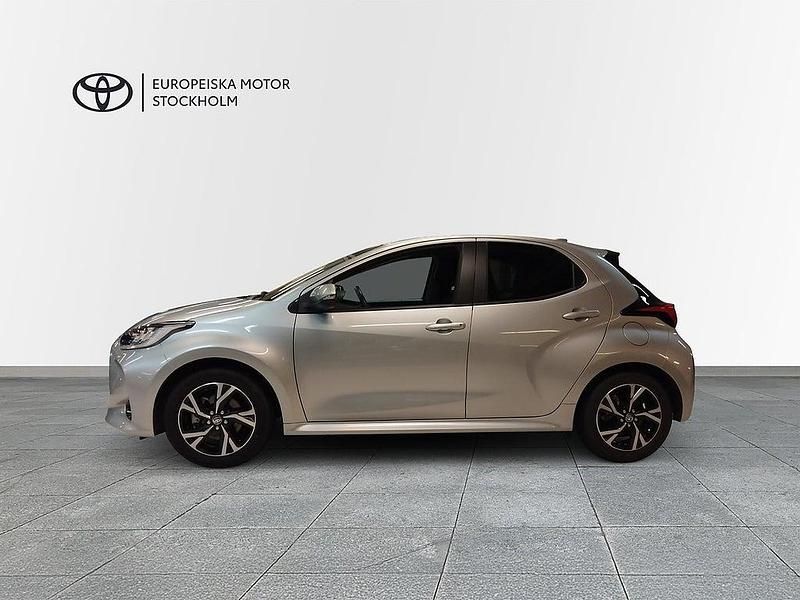 Begagnad Toyota Yaris Hybrid 2024 Silver