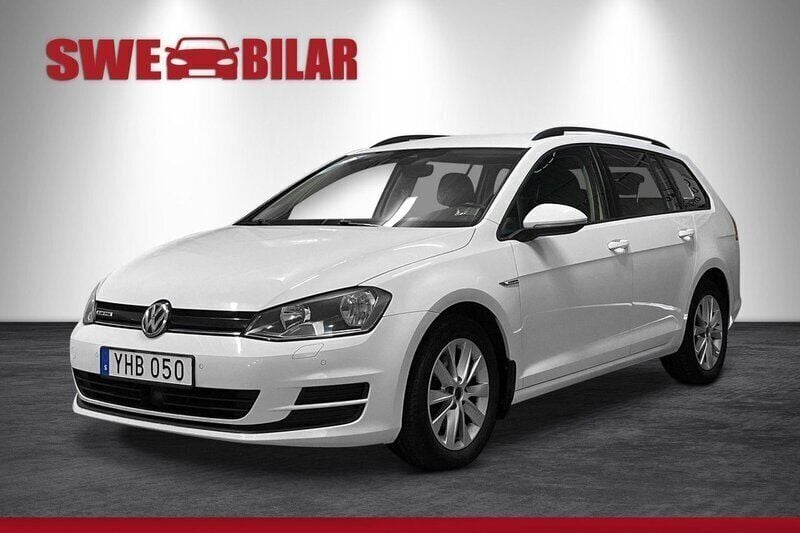 Vit Begagnad 2017 VW Golf VII S Kombi | 113 900 kr (Marknadspris) - Bild 1/4