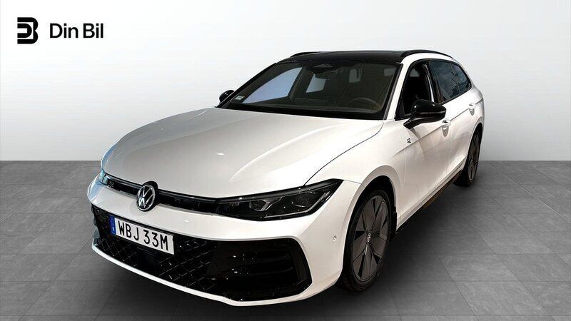 Vit Ny 2024 VW Passat R-line Kombi | 579 900 kr - Bild 1/4