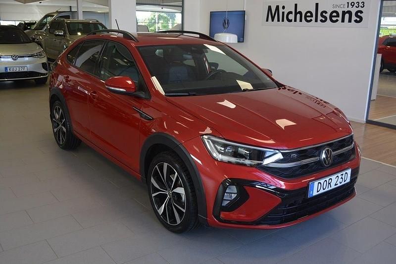 Röd Begagnad 2024 VW Taigo R-line SUV | 289 900 kr (Marknadspris) - Bild 1/4