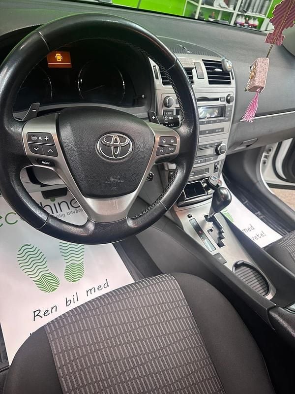 Begagnad 2011 Toyota Avensis Multidrive S Kombi | 75 000 kr (Marknadspris) - Bild 1/4
