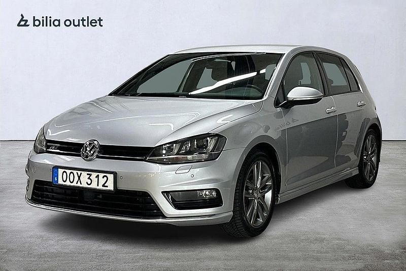 Silver Begagnad 2015 VW Golf VII R-line Halvkombi | 119 900 kr (Marknadspris) - Bild 1/3