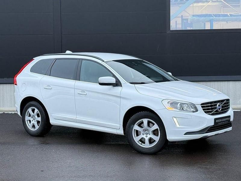 Begagnad Volvo XC60 Momentum 163 HK (119 kW) 2013 Vit SUV