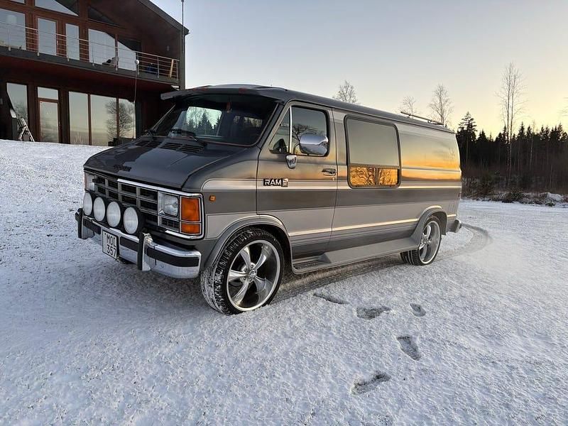 Begagnad 1988 Dodge Ram Pickup | 235 000 kr - Bild 1/4