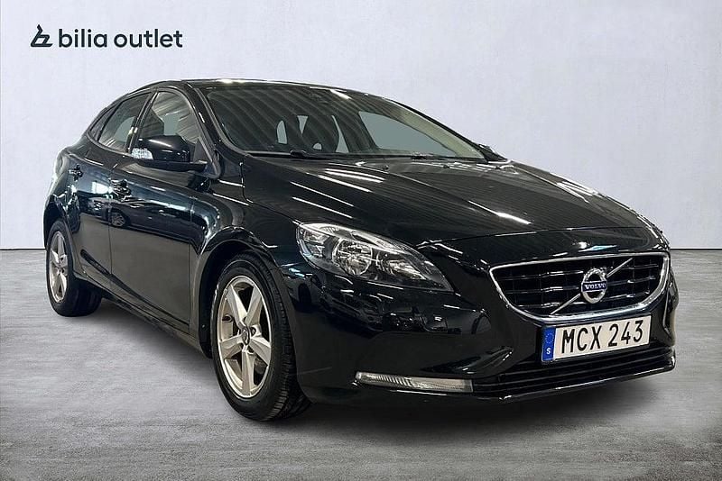 Begagnad Volvo V40 Kinetic 122 HK (89 kW) 2015 Svart Halvkombi