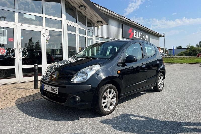 Svart Begagnad 2010 Nissan Pixo Halvkombi | 42 900 kr - Bild 1/4