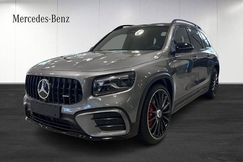 Mörkgrå (grey) Ny 2025 Mercedes GLB35 AMG Line Premium Plus SUV | 715 000 kr - Bild 1/4