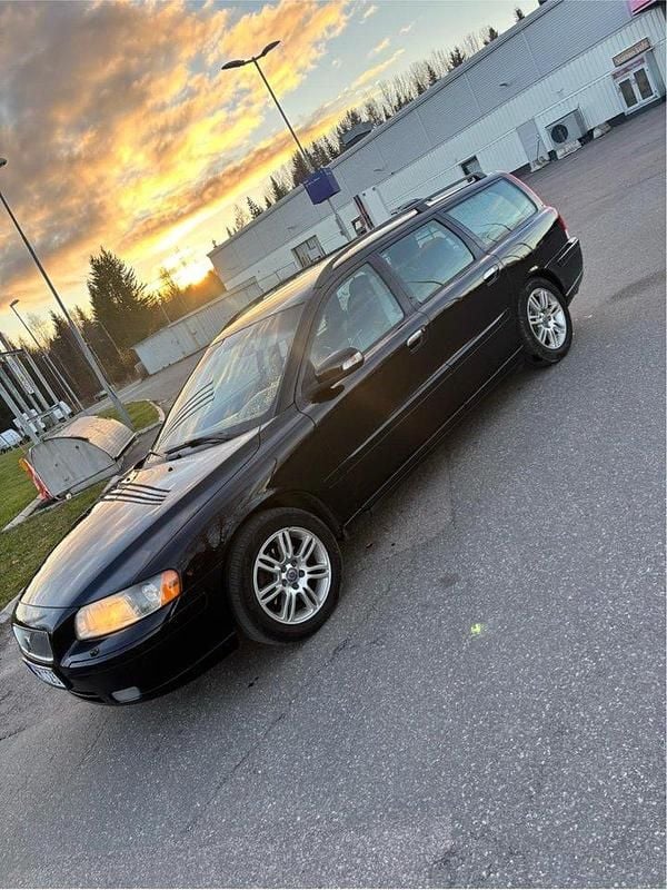 Svart Begagnad 2008 Volvo V70 Kinetic Kombi | 38 500 kr (Marknadspris) - Bild 1/3