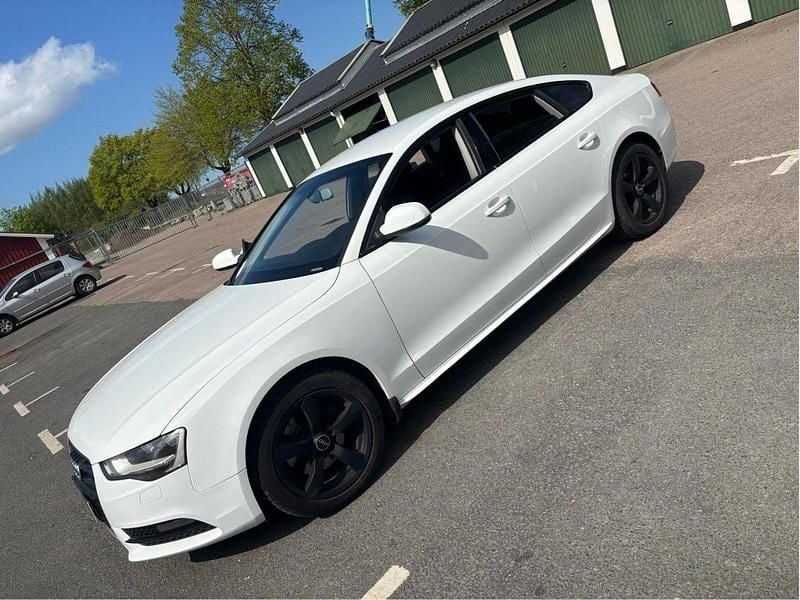 Vit Begagnad 2012 Audi A5 Sportback Halvkombi | 105 000 kr - Bild 1/4