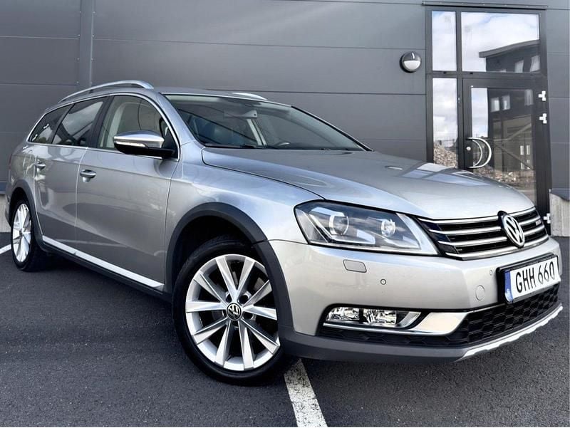 Silver Begagnad 2014 VW Passat Alltrack Kombi | 119 900 kr (Marknadspris) - Bild 1/4