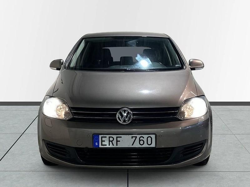 Begagnad VW Golf Plus Cross S 105 HK (77 kW) 2014 Brun Minibuss