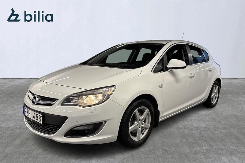Vit Begagnad 2012 Opel Astra Sport Halvkombi | 119 900 kr (Dyr) - Bild 1/4