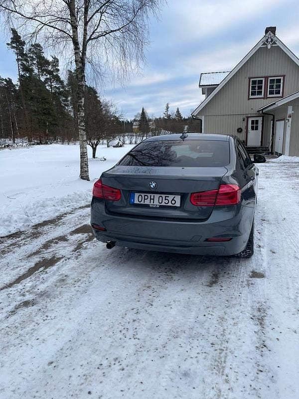 Begagnad BMW 320 184 HK (135 kW) 2012 Sedan