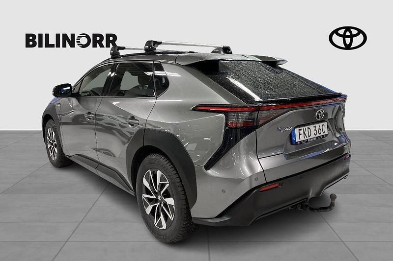 Begagnad Toyota bZ4X Executive 252 kW (343 HK) 2023 Silver SUV