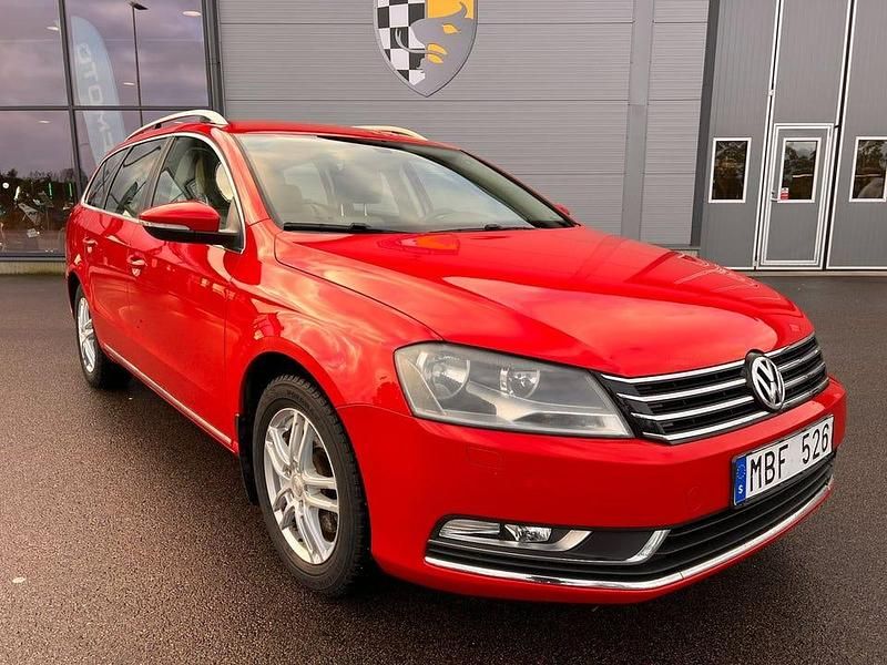 Begagnad VW Passat 150 HK (110 kW) 2012 Röd Kombi