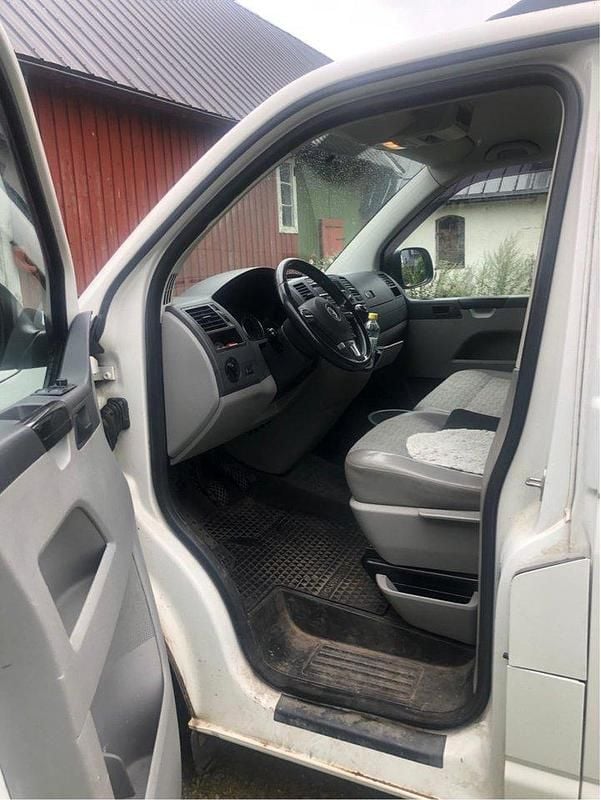 Vit Begagnad 2012 VW T5 Van | 75 000 kr (Superpris) - Bild 1/4