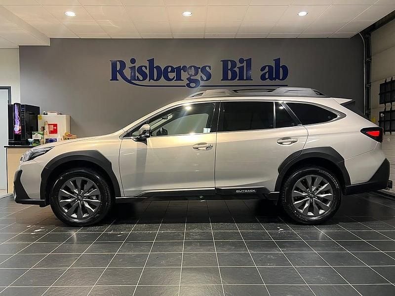 Brun Begagnad 2024 Subaru Outback Kombi | 389 900 kr (Superpris) - Bild 1/4