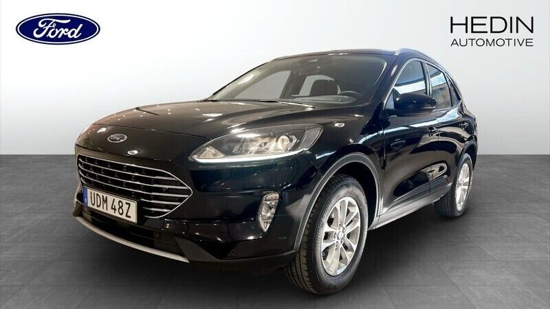 Svart (black) Begagnad 2022 Ford Kuga Titanium SUV | 259 900 kr (Marknadspris) - Bild 1/4
