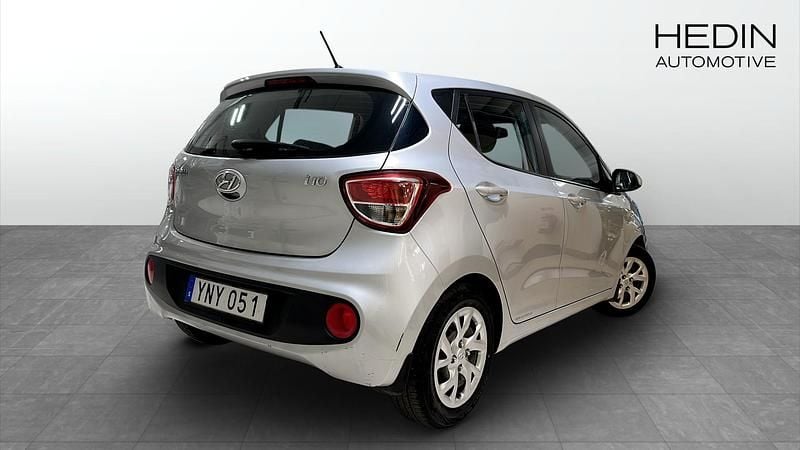 Begagnad Hyundai i10 Comfort 67 HK (49 kW) 2017 Silver Halvkombi