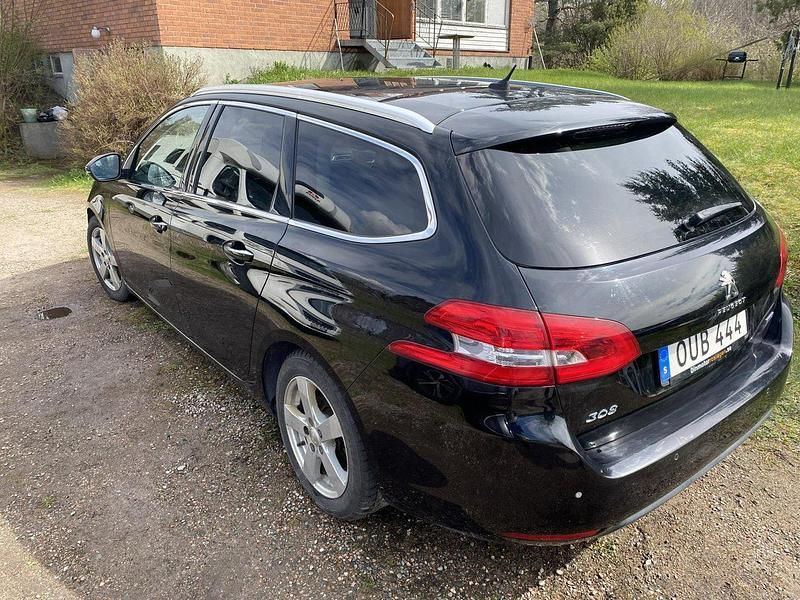 Svart Begagnad 2015 Peugeot 308 Allure Kombi | 59 000 kr (Superpris) - Bild 1/4