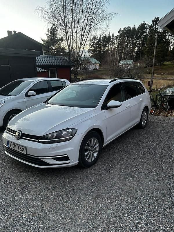 Begagnad 2017 VW Golf VII Kombi | 120 000 kr (Marknadspris) - Bild 1/4