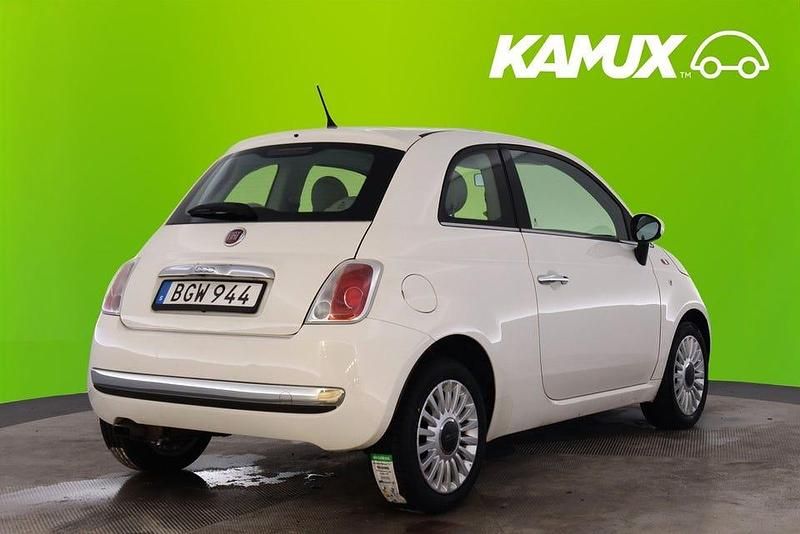 Begagnad Fiat 500 Lounge 69 HK (50 kW) 2010 Vit Halvkombi