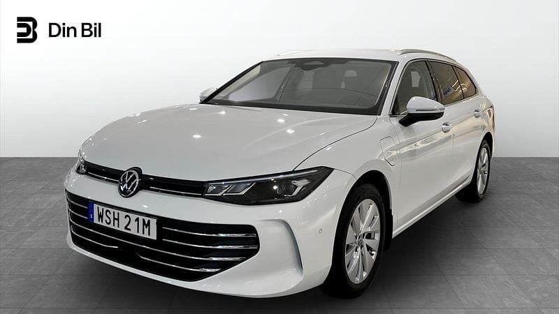 Begagnad VW Passat Business 150 HK (110 kW) 2024 Vit Kombi