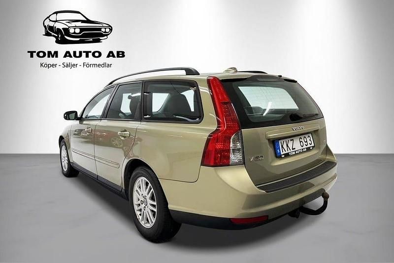 Begagnad Volvo V50 Kinetic 125 HK (91 kW) 2007 Grön Kombi