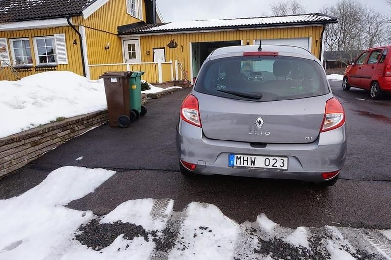 Begagnad Renault Clio IV 88 HK (64 kW) 2012 Halvkombi