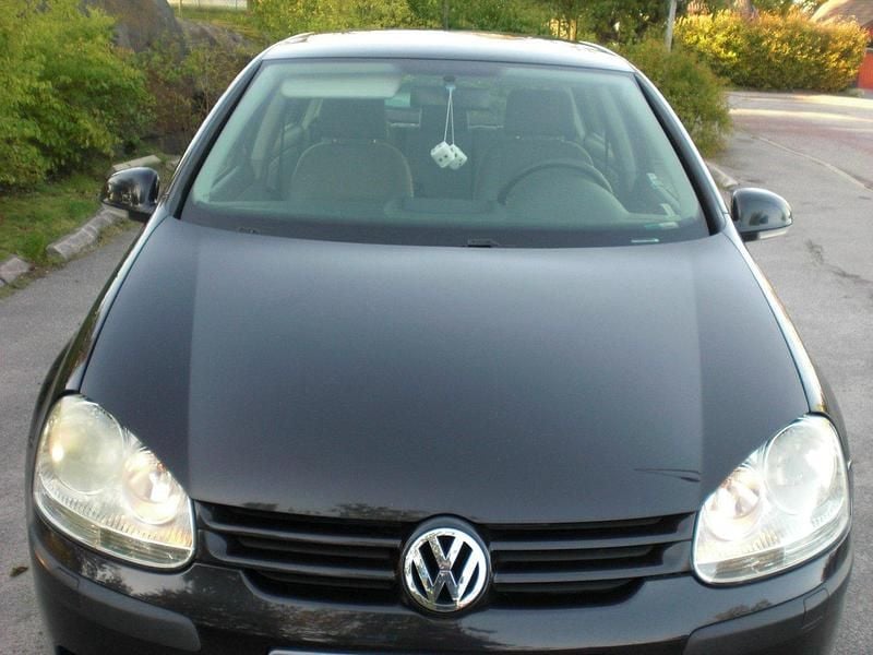 Svart Begagnad 2006 VW Golf V Trendline Halvkombi | 27 000 kr (Bra pris) - Bild 1/4