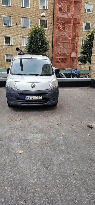Silver Begagnad 2010 Renault Kangoo Minibuss | 10 000 kr (Superpris) - Bild 1/4