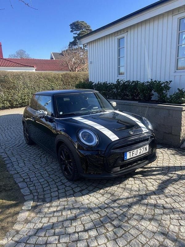 Svart Begagnad 2022 Mini Cooper Coupé Sportkupé | 220 000 kr - Bild 1/3