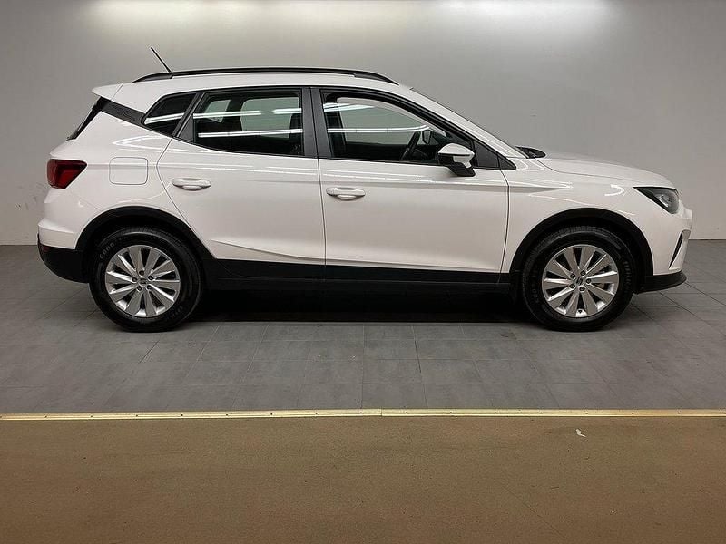 Vit Begagnad 2021 Seat Arona Style SUV | 174 900 kr (Marknadspris) - Bild 1/4