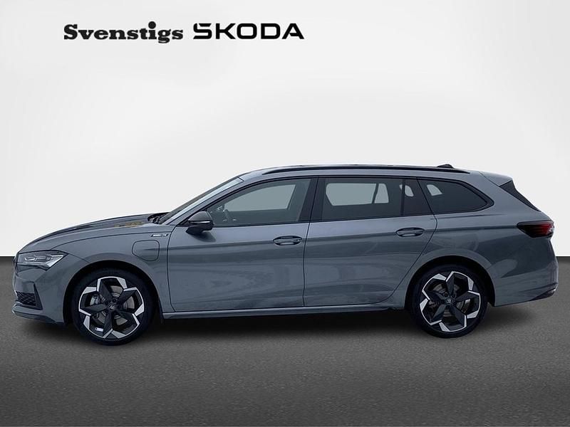 Ny Skoda Superb 2026 Grå Kombi