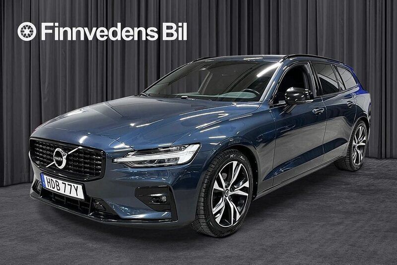 Mörkblå Begagnad 2020 Volvo V60 R-Design Kombi | 324 800 kr (Marknadspris) - Bild 1/4