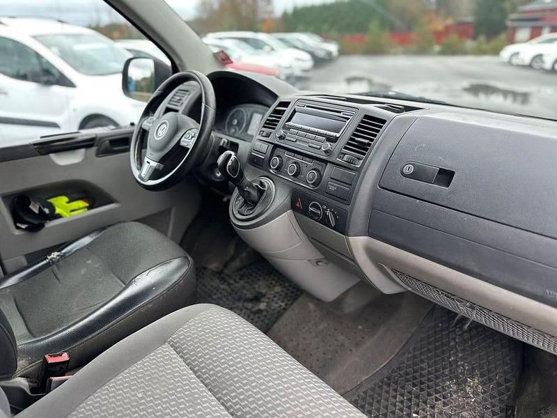Begagnad VW T5 180 HK (132 kW) 2012 Röd Van