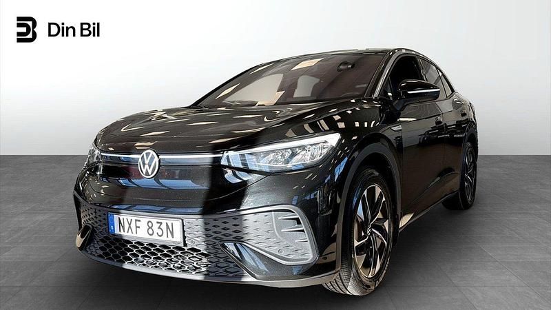 Svart (myth black metallic) Begagnad 2022 VW ID.5 Pro Performance SUV | 299 900 kr (Marknadspris) - Bild 1/4