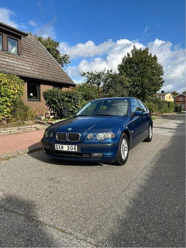 Blå Begagnad 2002 BMW 316 Compact Halvkombi | 24 000 kr (Bra pris) - Bild 1/4