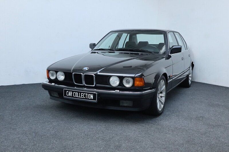 Svart Begagnad 1989 BMW 735 Sedan | 89 900 kr - Bild 1/4