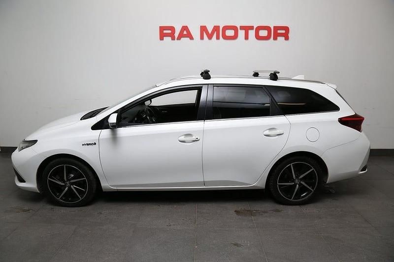 Begagnad Toyota Auris Touring Sports Comfort 136 HK (100 kW) 2018 Vit (pure white) Kombi