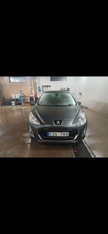 Begagnad Peugeot 308 111 HK (81 kW) 2012
