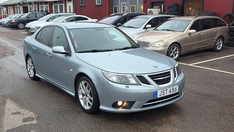 Grå Begagnad 2011 Saab 9-3 Vector Sedan | 49 900 kr (Bra pris) - Bild 1/4