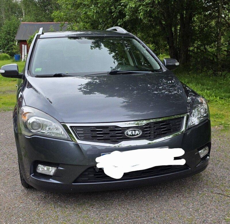 Grå Begagnad 2010 Kia Ceed Sportswagon 4 Kombi | 42 000 kr (Bra pris) - Bild 1/4