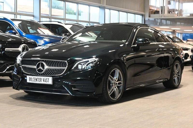 Grön Begagnad 2019 Mercedes E220 AMG Sportkupé | 399 000 kr (Bra pris) - Bild 1/4