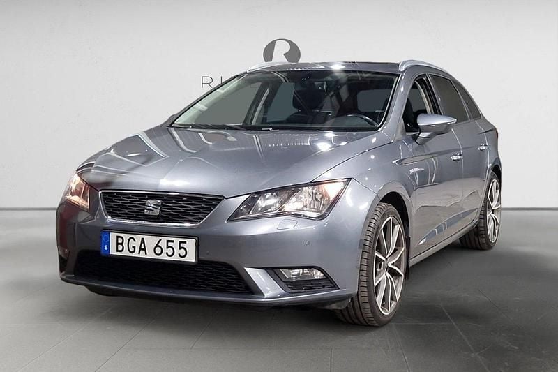 Mörkgrå Begagnad 2014 Seat Leon ST Style Kombi | 79 900 kr (Marknadspris) - Bild 1/3